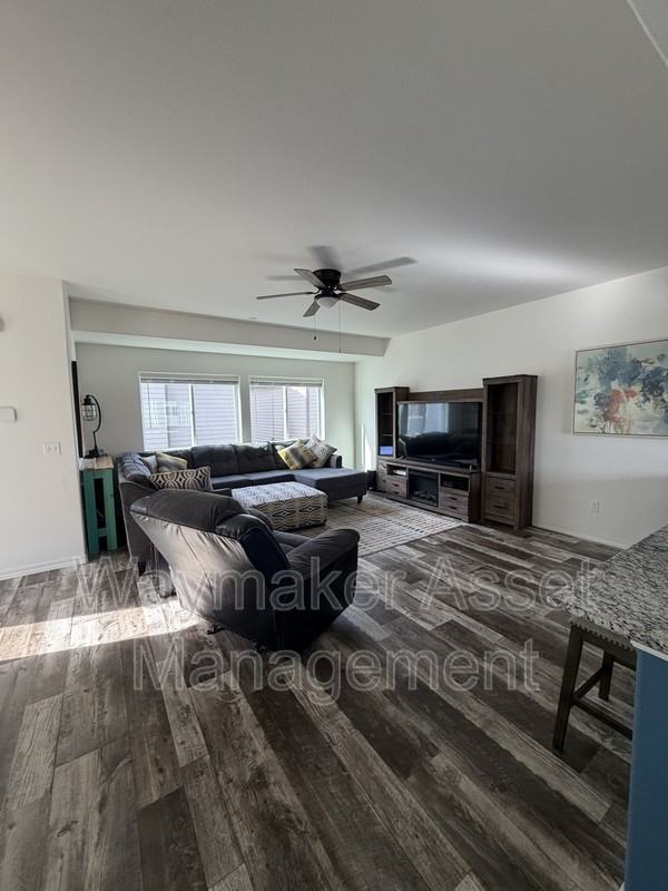 744 Endeavor Way - Photo 5 of 13