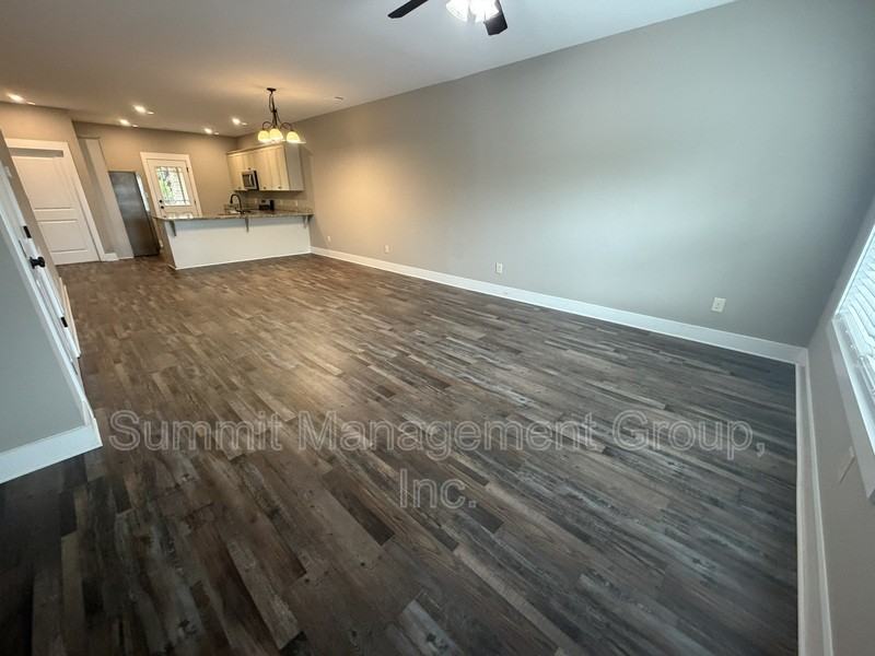860 S Harkness St - Photo 3 of 30
