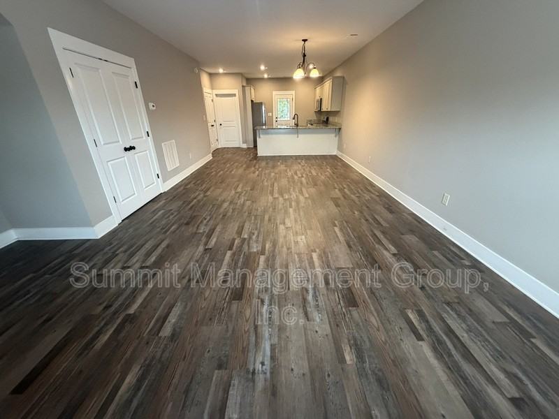 860 S Harkness St - Photo 6 of 30
