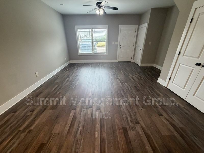 860 S Harkness St - Photo 7 of 30
