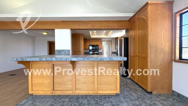 13043 4th Ave - Photo 7 of 37
