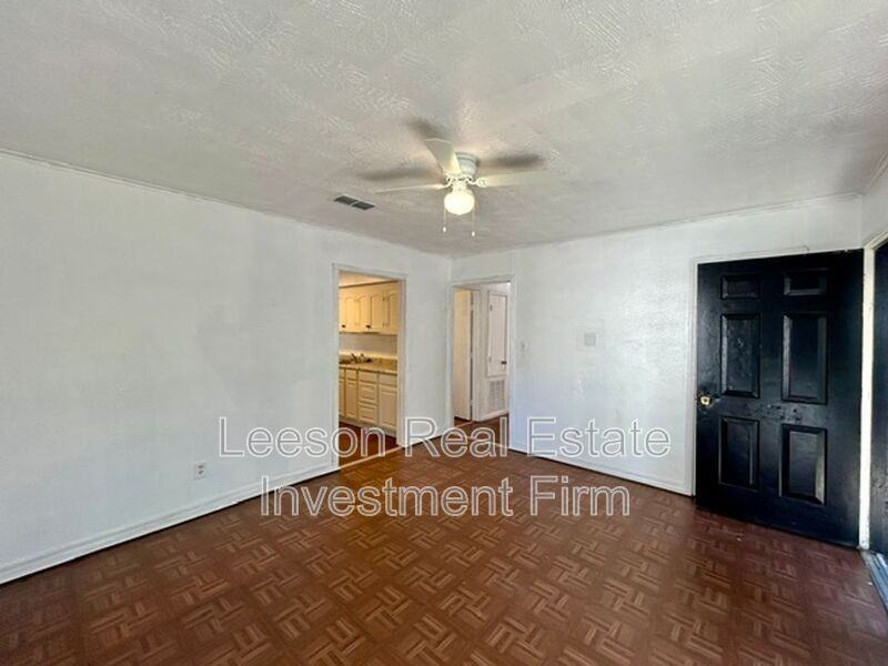 3054 Amherst St - Photo 3 of 18