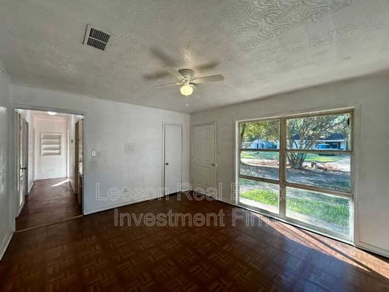 3054 Amherst St - Photo 6 of 18