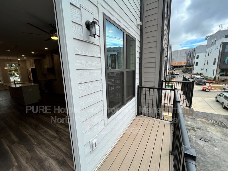 611 W Tremont Ave - Photo 7 of 32