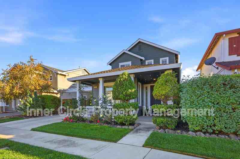 374 Olive St - Photo 2 of 22