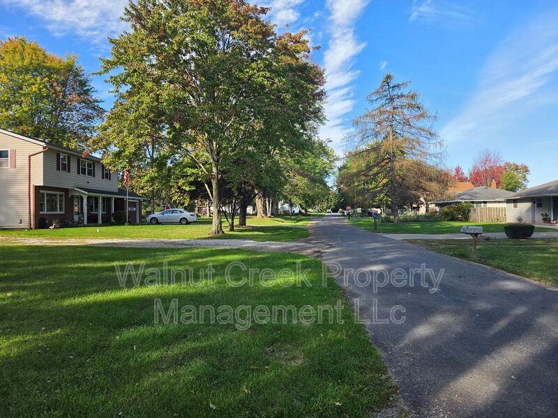 41547 Elmwood St #UP - Photo 3 of 50