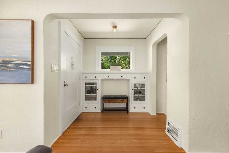 1703B Ne 73rd St - Photo 6 of 31
