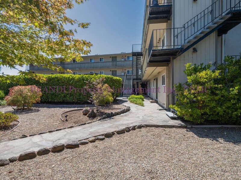 20 Circle Dr #H - Photo 3 of 22