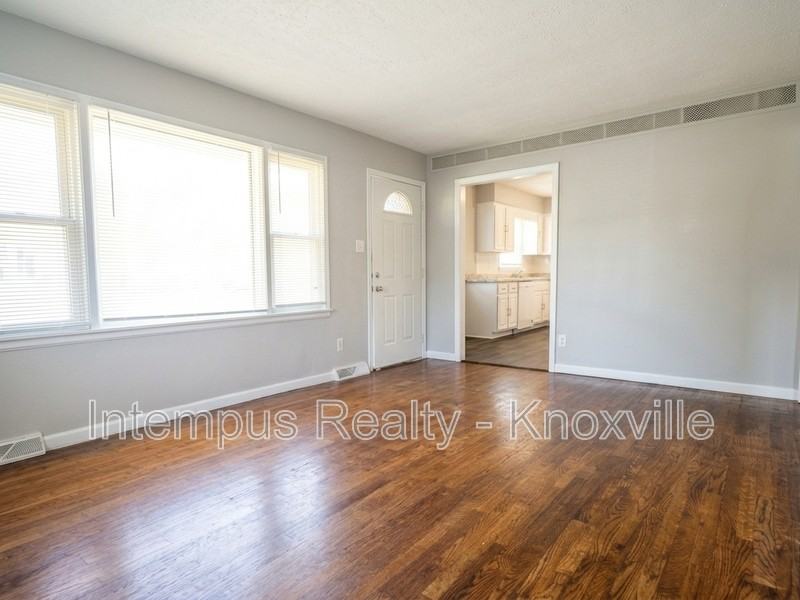 334 Cedar Ave - Photo 3 of 21