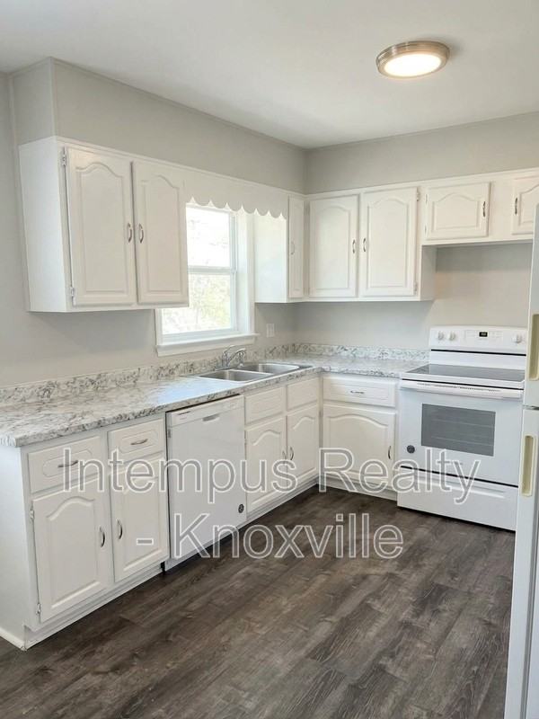334 Cedar Ave - Photo 5 of 21