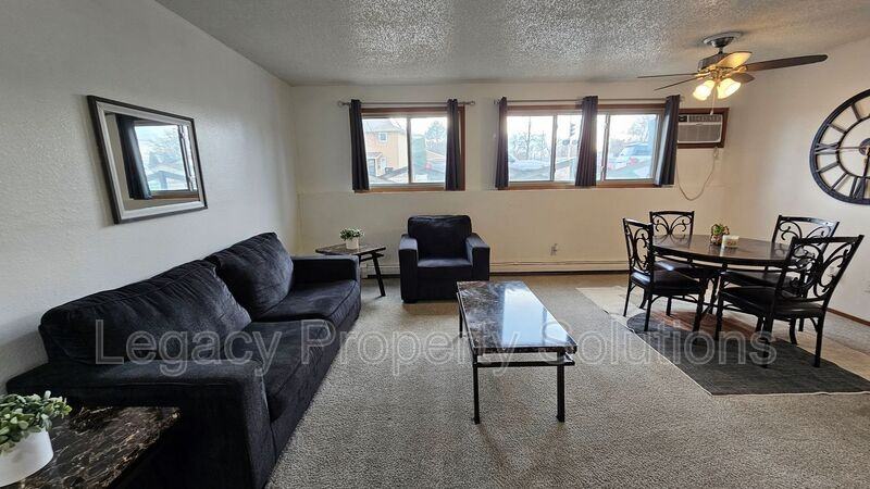 1112 Portland Dr #102 - Photo 6 of 15