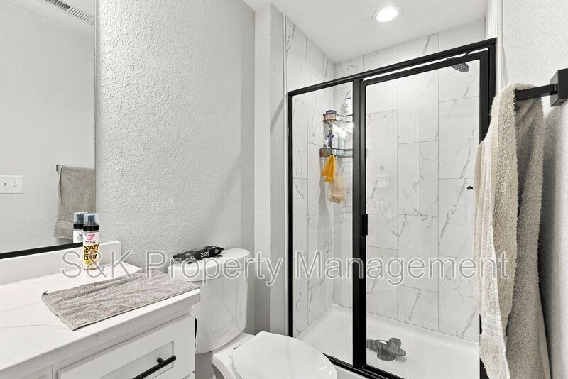 622 Westwood Ave #2 - Photo 7 of 11