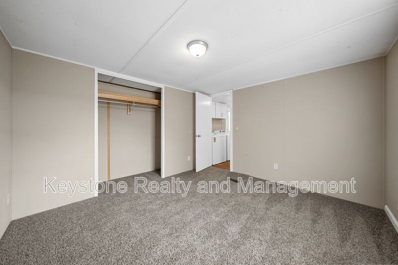 2740 Ann Dr #B - Photo 4 of 10