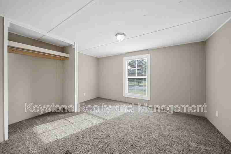 2740 Ann Dr #B - Photo 6 of 10