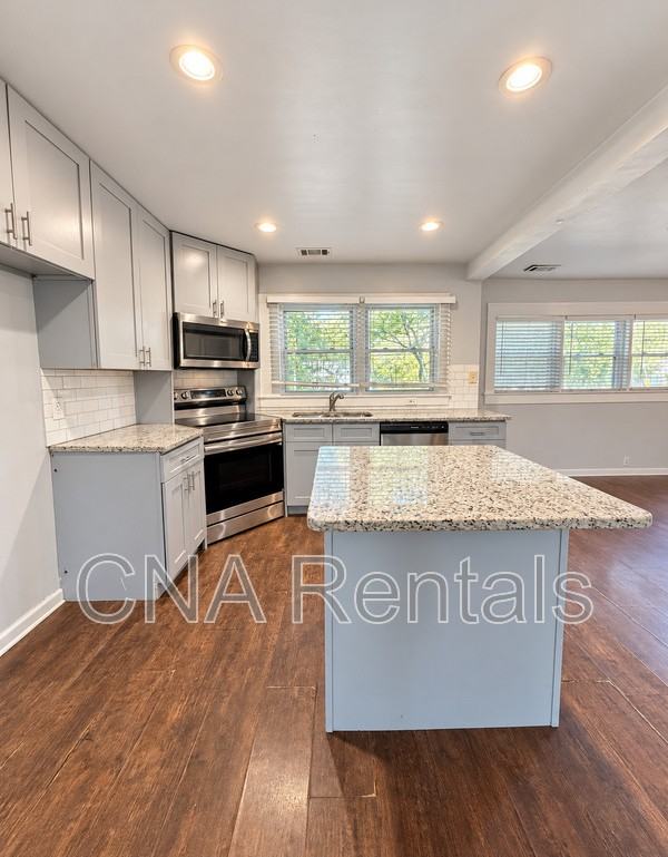 584 Taylor Dr Se - Photo 4 of 11
