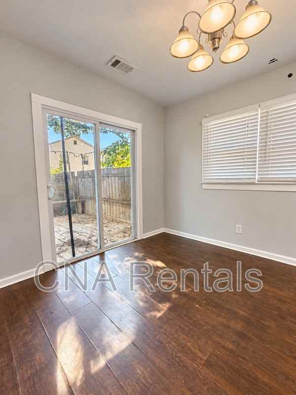 584 Taylor Dr Se - Photo 5 of 11