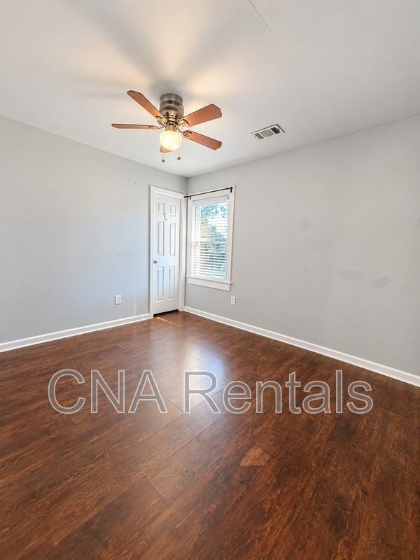 584 Taylor Dr Se - Photo 7 of 11