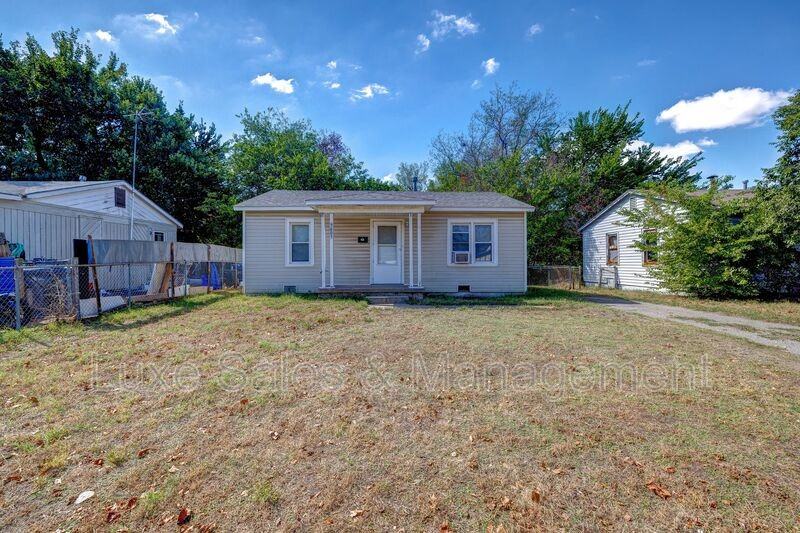 5605 N Donald Ave - Photo 2 of 17