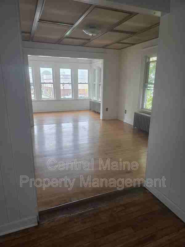 176 Bates St - Photo 2 of 15