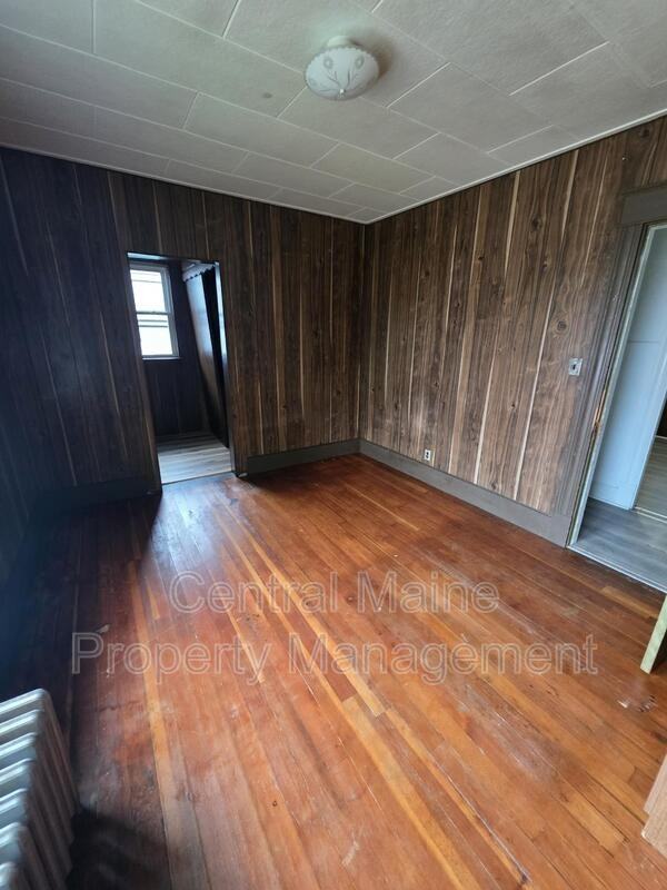 176 Bates St - Photo 5 of 15