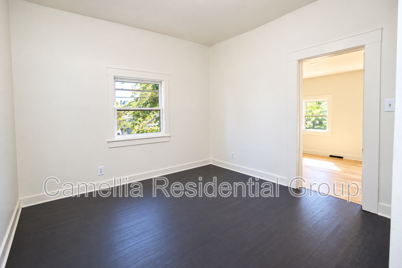 1321 2nd Ave W - Photo 6 of 8