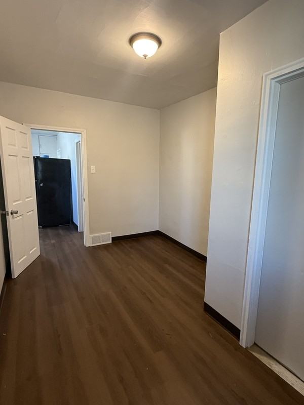 1103 Alabama Ave - Photo 5 of 16