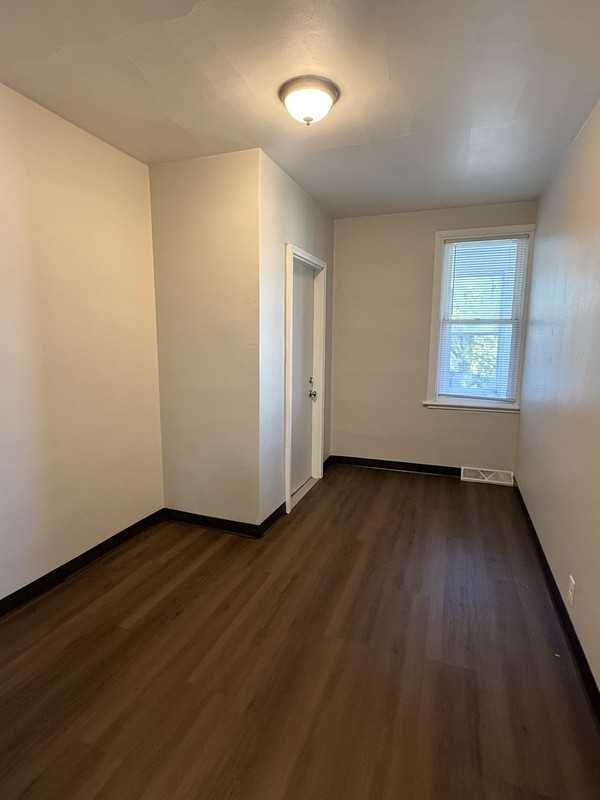 1103 Alabama Ave - Photo 6 of 16