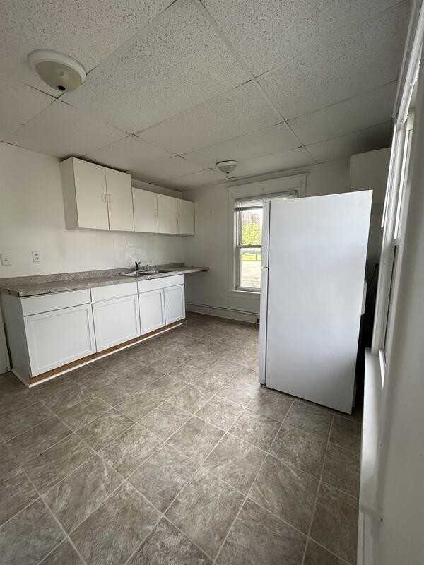 403 E Monroe St #2 - Photo 3 of 35