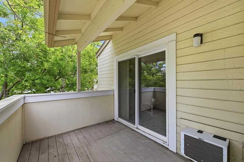 2386 Balme Dr - Photo 4 of 22