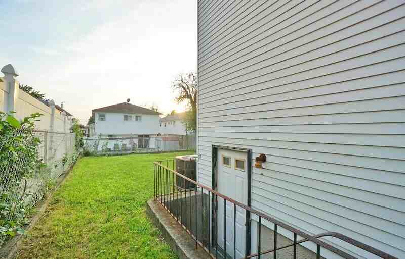 26 Roosevelt Ave - Photo 2 of 21