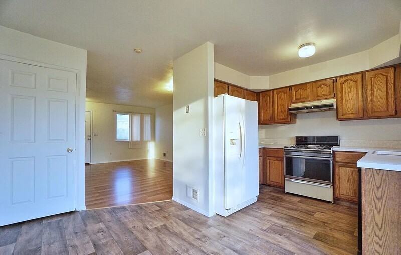 26 Roosevelt Ave - Photo 4 of 21