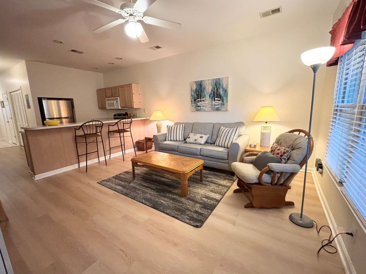 234 Kings Trl - Photo 5 of 18