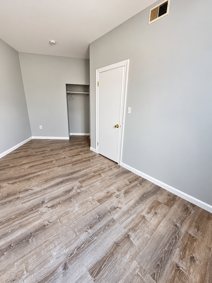 394 Riverway #10 - Photo 6 of 8