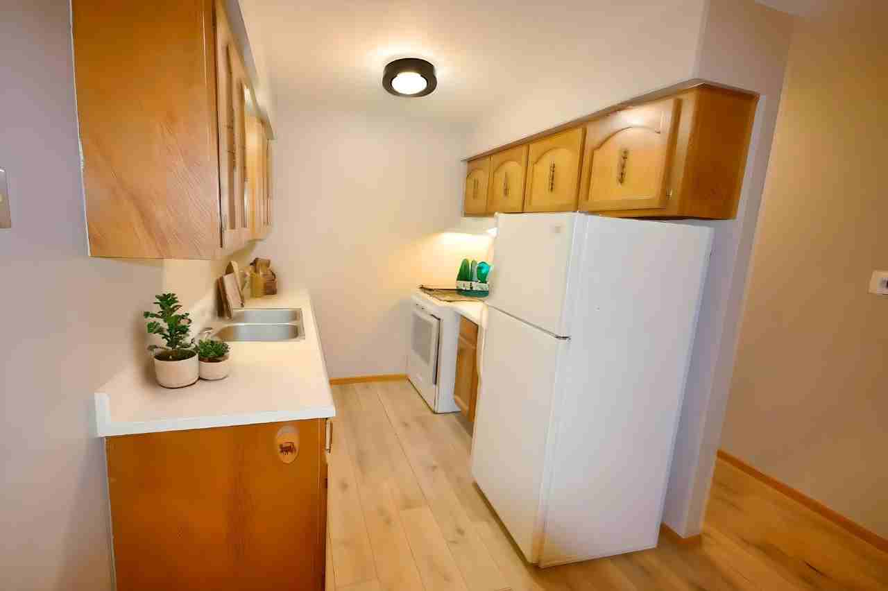 1820 Grove Street - Photo 6 of 8