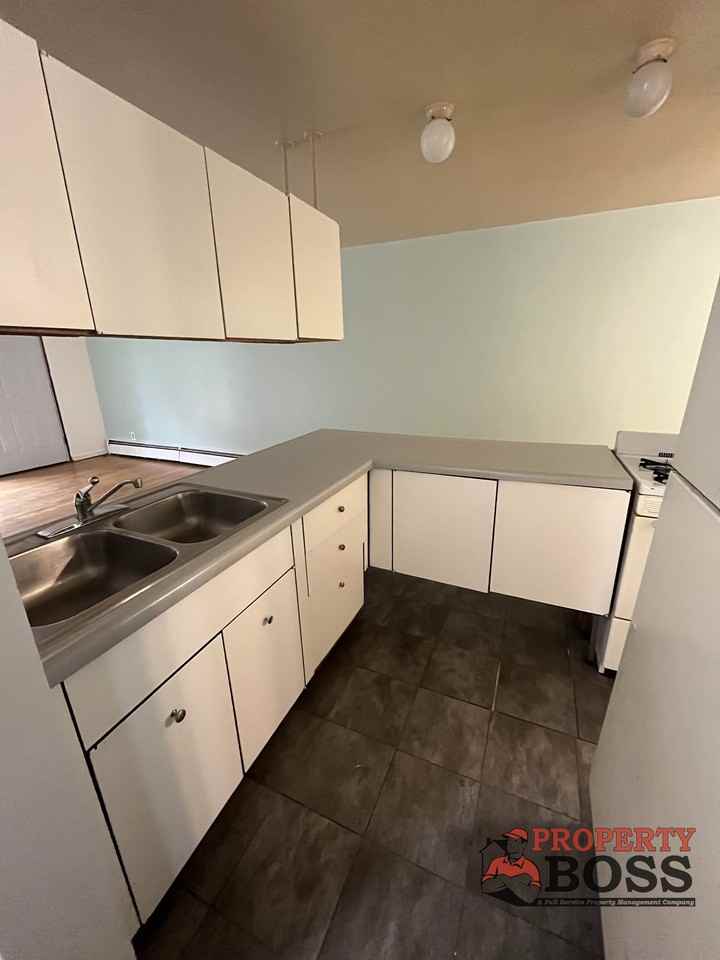 5912 Forest Ave #102 - Photo 4 of 9