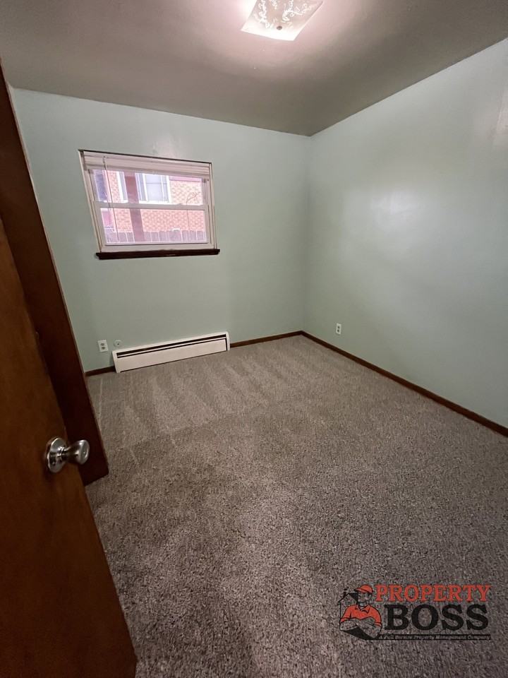 5912 Forest Ave #102 - Photo 7 of 9