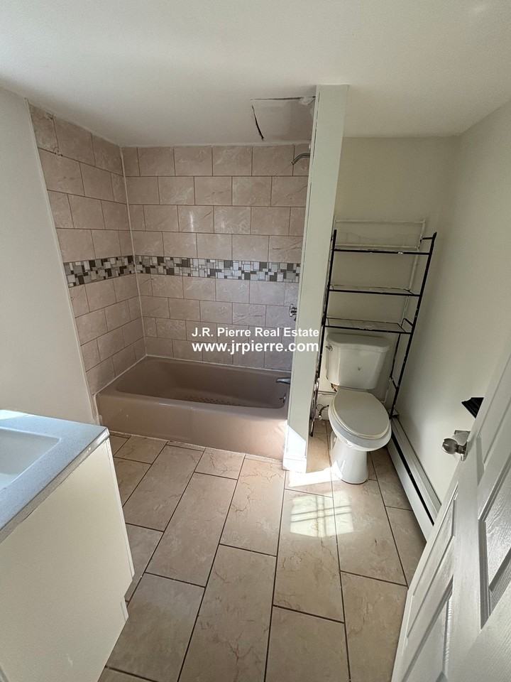 18 Childs St #2 - Photo 6 of 19