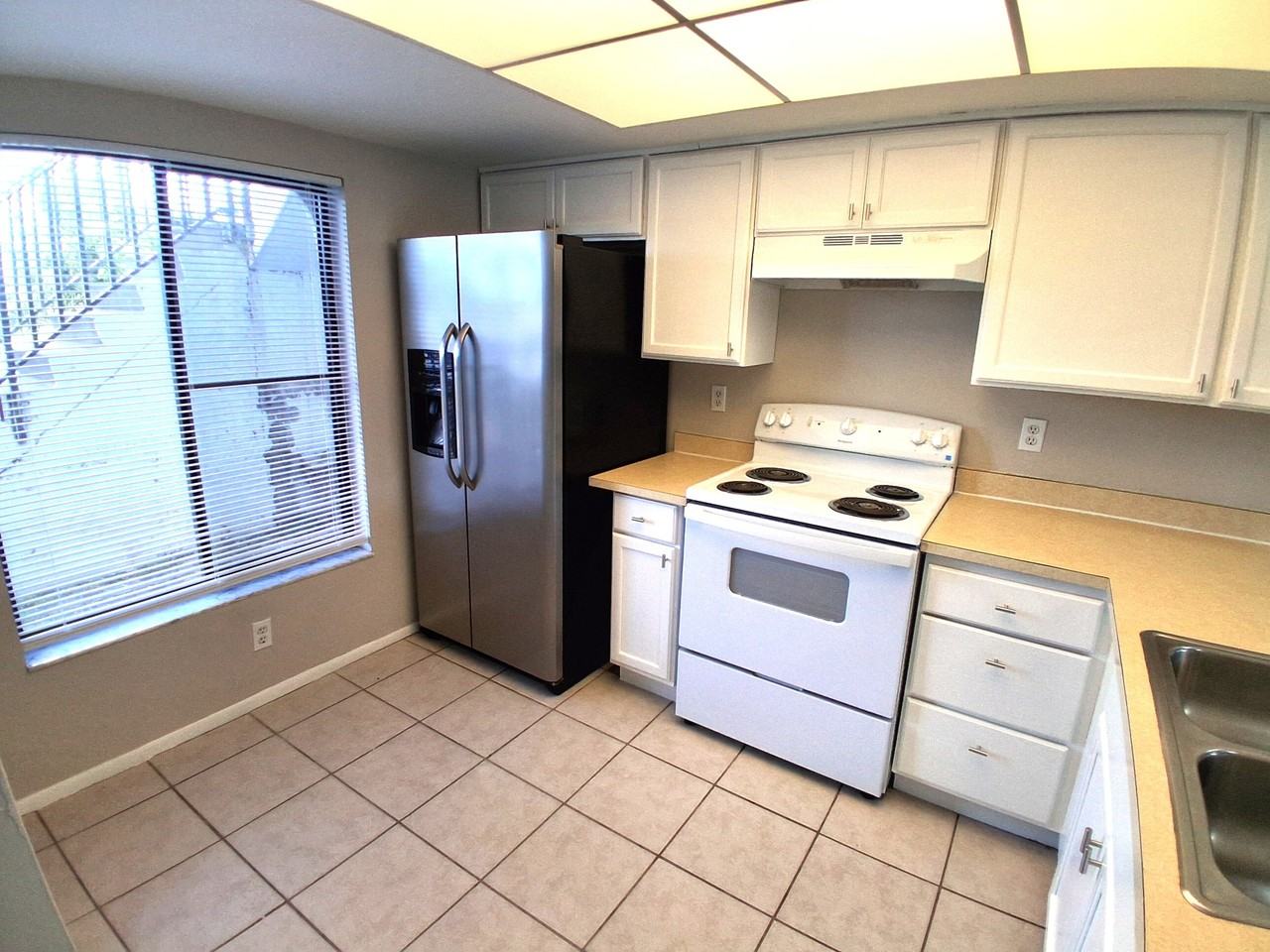 631 SE 13th Ave - Photo 2 of 21