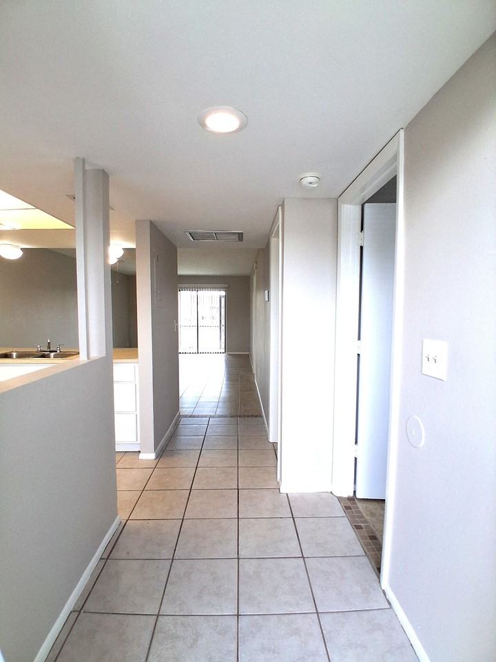 631 SE 13th Ave - Photo 4 of 21