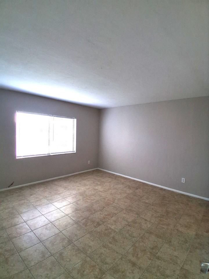 631 SE 13th Ave - Photo 6 of 21