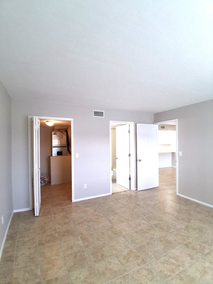 631 SE 13th Ave - Photo 7 of 21