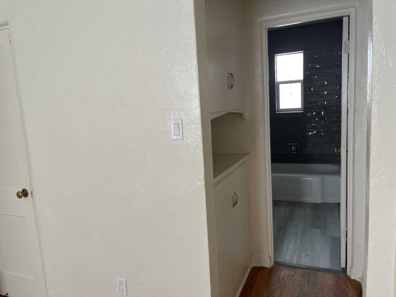 511 - Photo 3 of 35