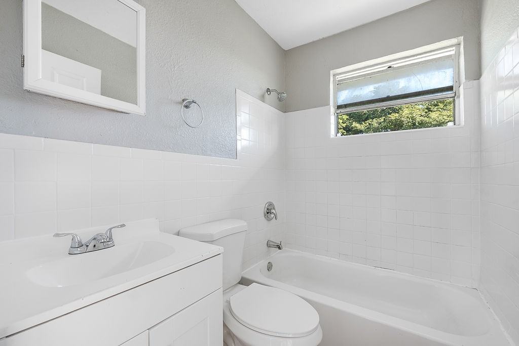 612 SW 6th St - Unit 3 - Photo 7 of 20