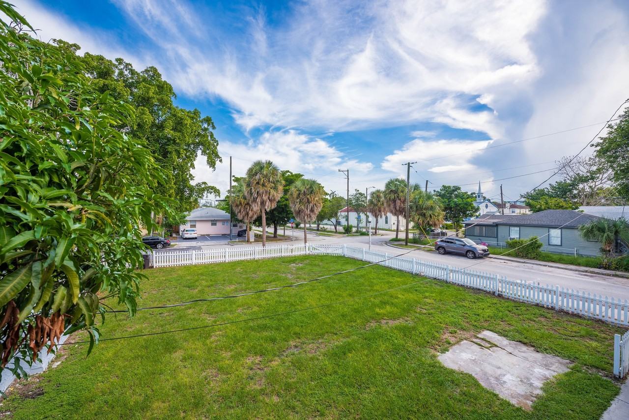 515 N Sapodilla Ave - Unit 6 - Photo 4 of 24