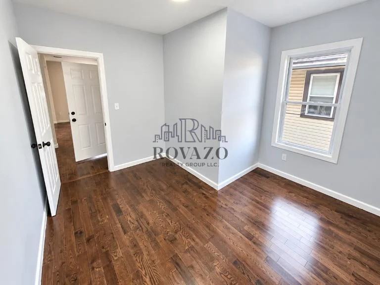 1033 Grove Street #2d - Photo 6 of 8