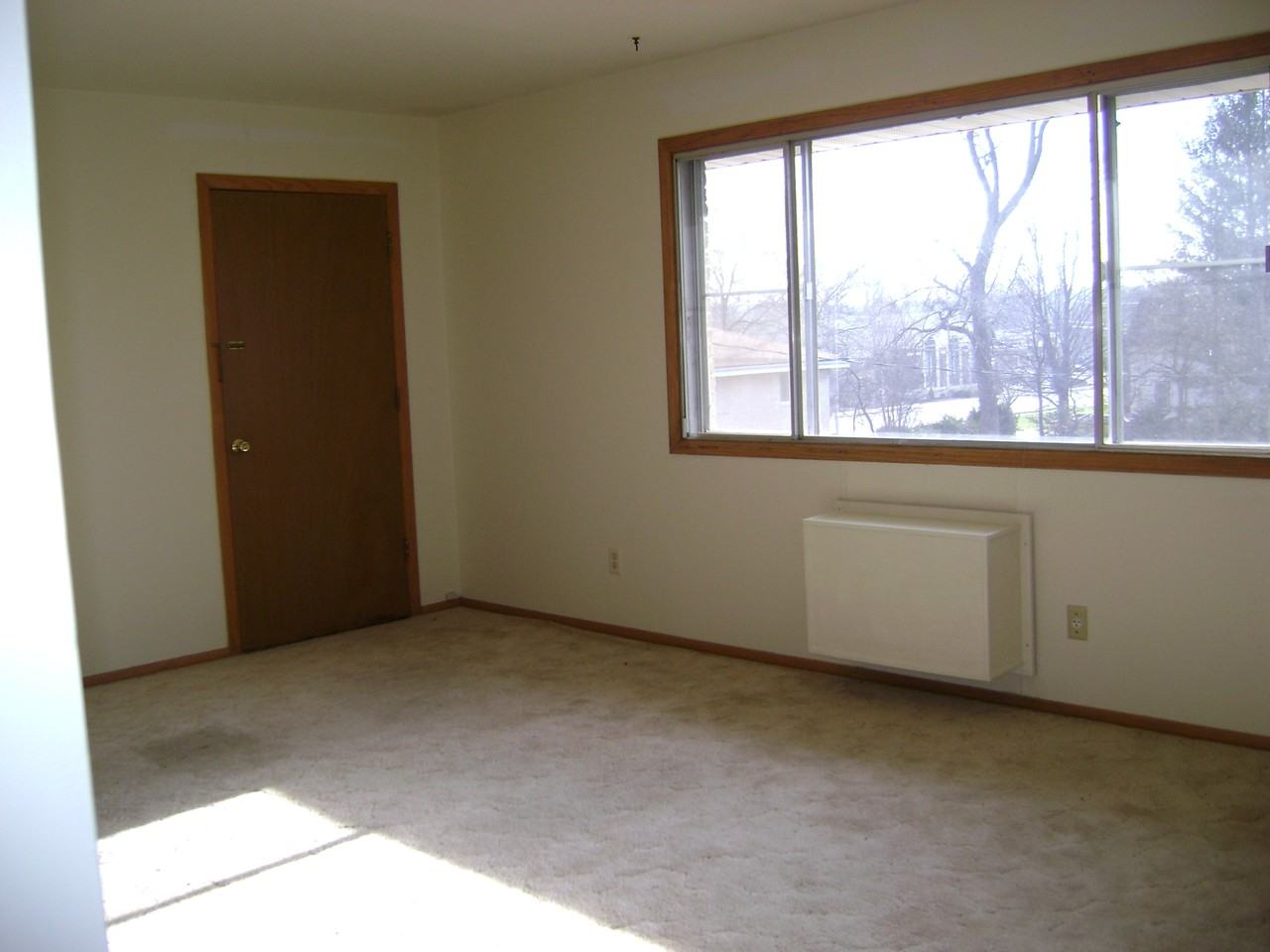 323 Cottonwood Ave. - Photo 2 of 9