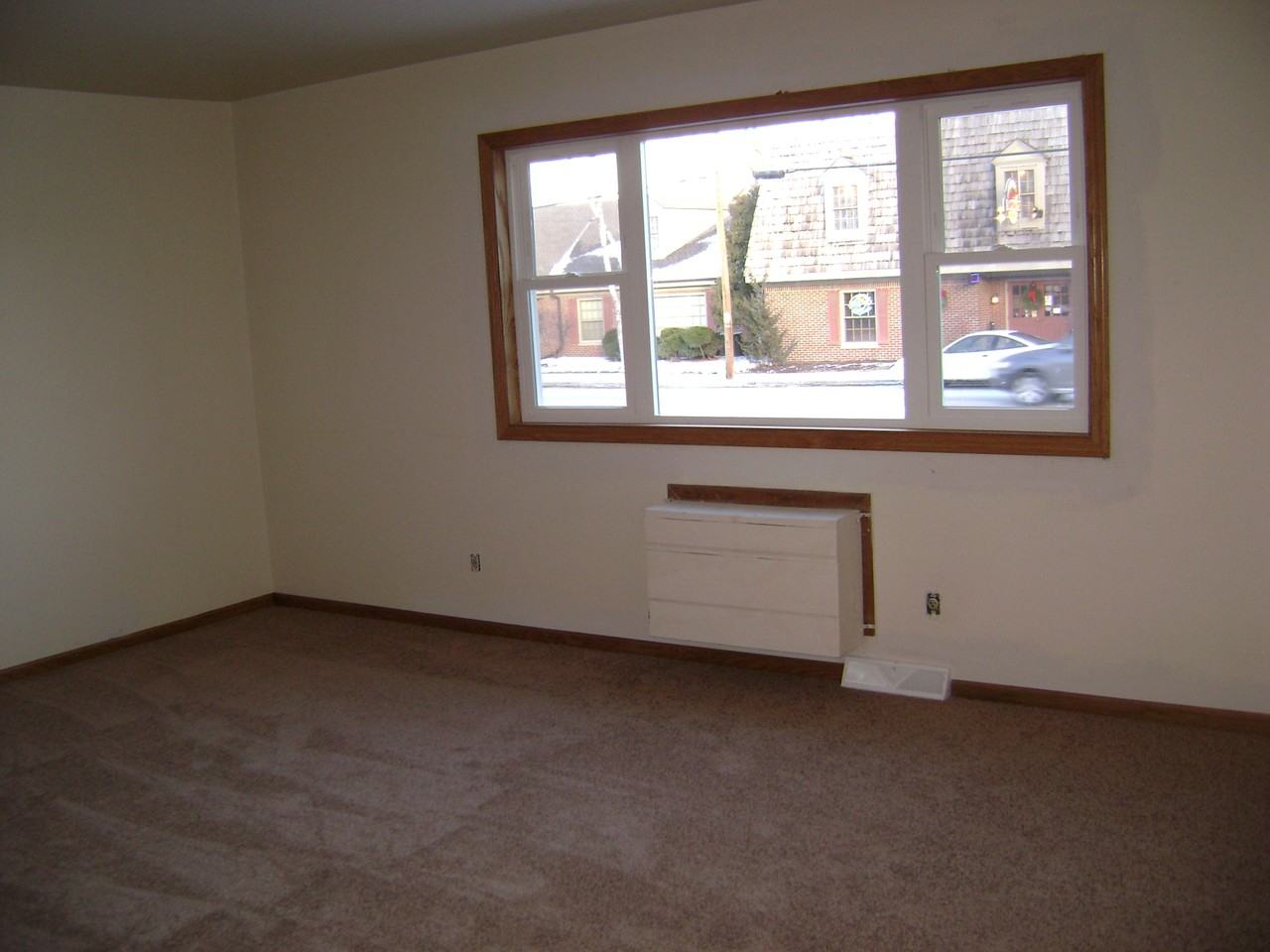 323 Cottonwood Ave. - Photo 3 of 9