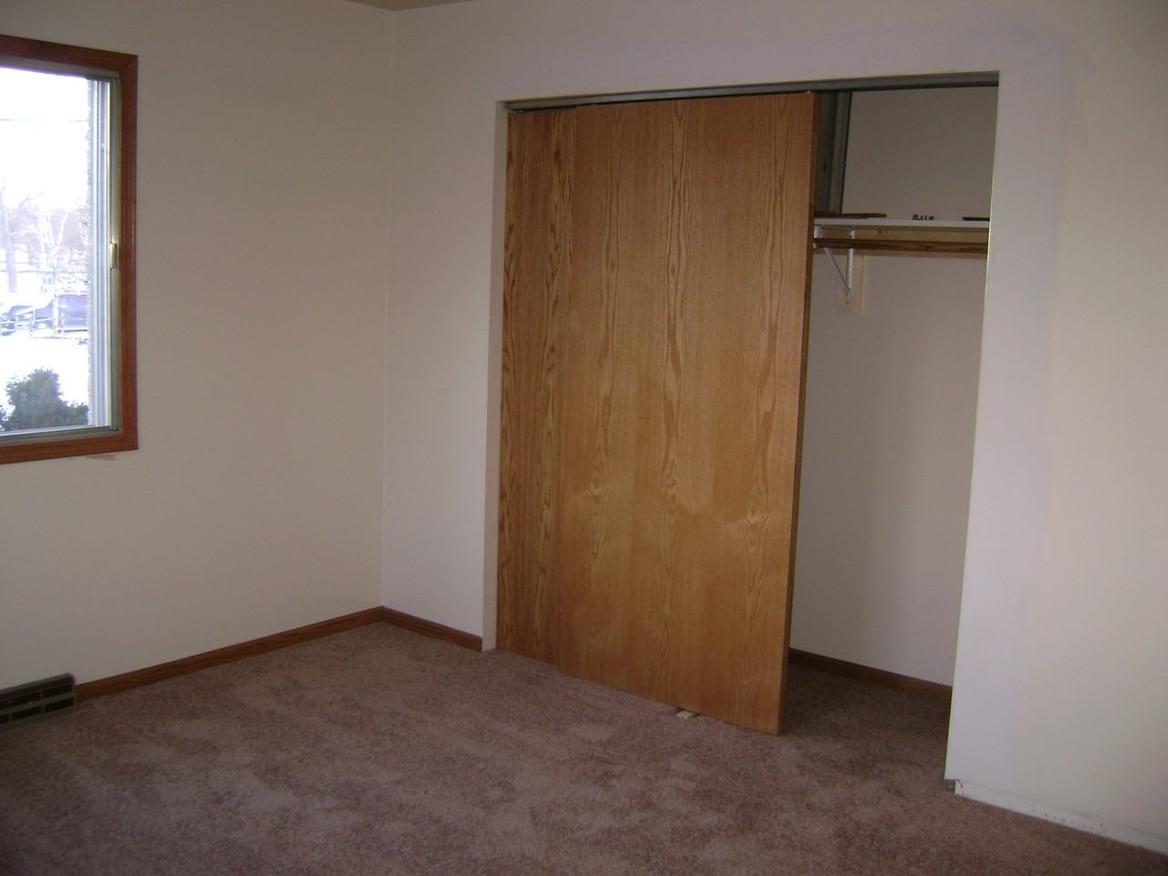323 Cottonwood Ave. - Photo 5 of 9