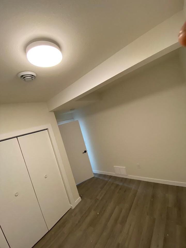 1332 157 St SW - Photo 5 of 17
