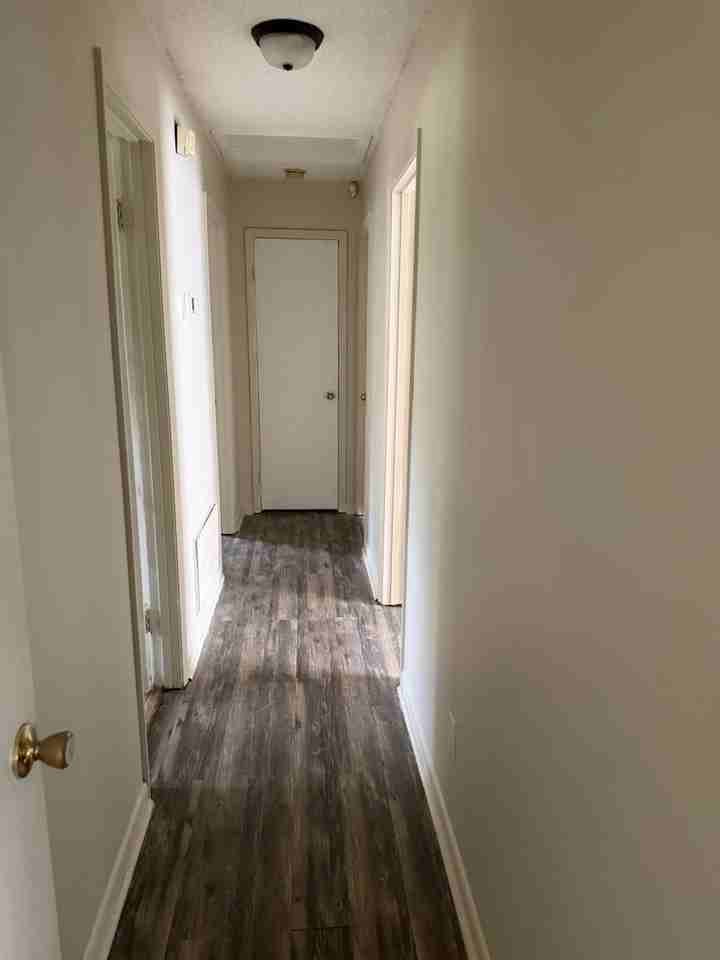 1712 E Moore St - Photo 4 of 8